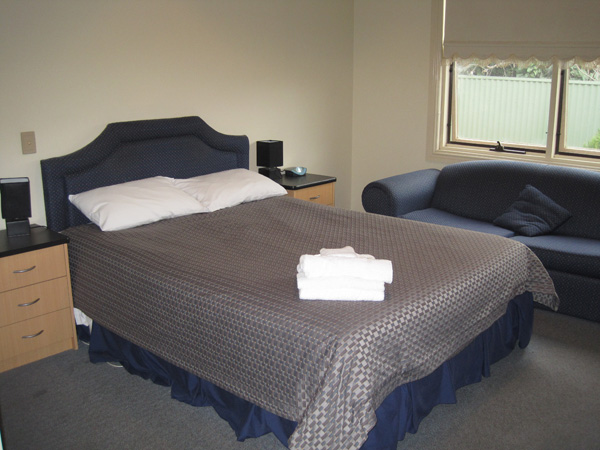 valley-hotel-02